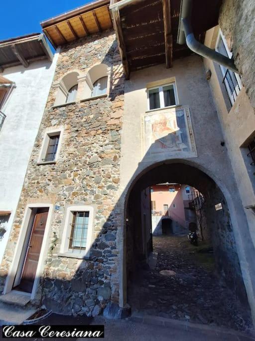 Antica Torre Del Castello Casa Ceresiana Villa Carabietta Luaran gambar